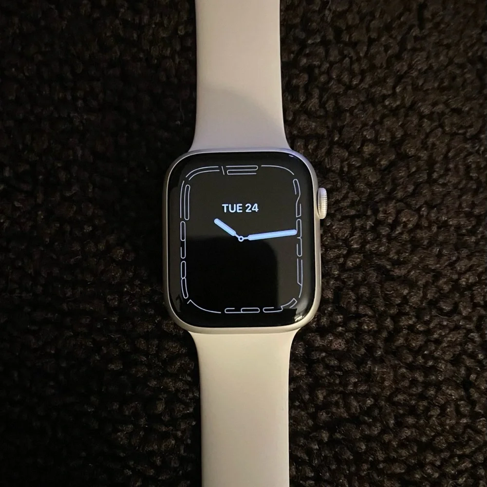 Apple Watch 7 - Picture 1 of 3